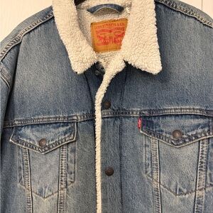 Levi's Men's Denim Jacket with Sherpa Collar
